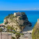 Oda ve Kahvaltı The Queen Tropea