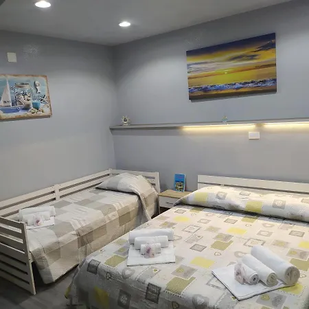 The Queen Bed & Breakfast