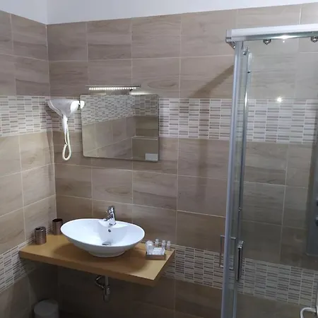 The Queen Bed & Breakfast Tropea