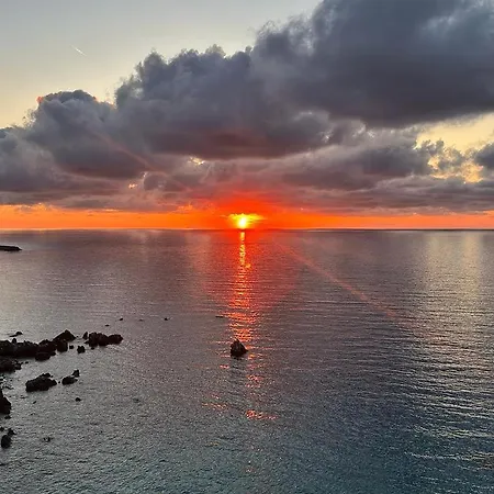 The Queen Bed & Breakfast