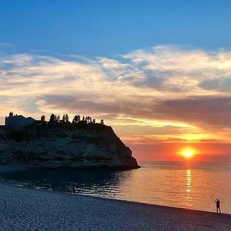 The Queen 4* Tropea