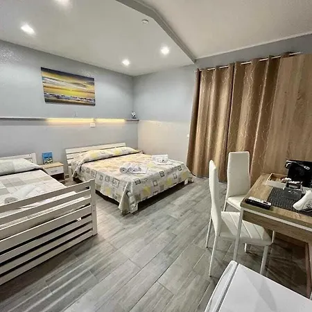 The Queen 4* Tropea