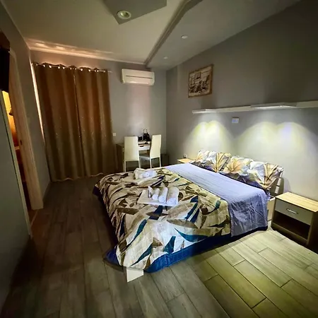 The Queen Oda ve Kahvaltı 4*