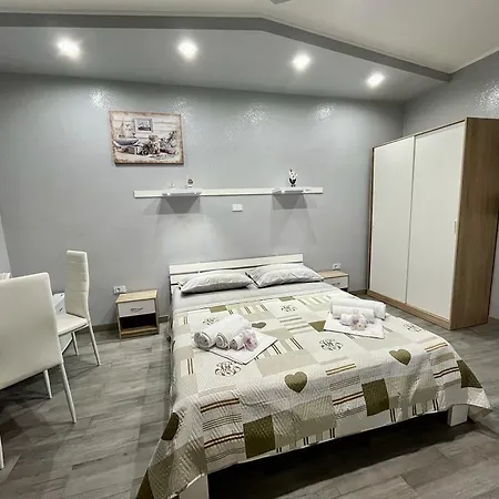 Bed & Breakfast The Queen 4*