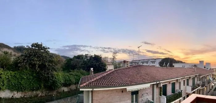 Alojamento de Acomodação e Pequeno-almoço The Queen 3*