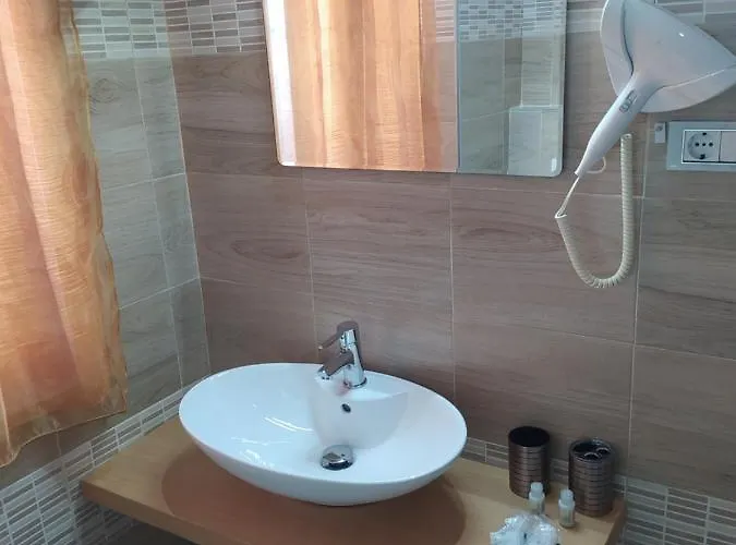 The Queen Alojamento de Acomodação e Pequeno-almoço 3*